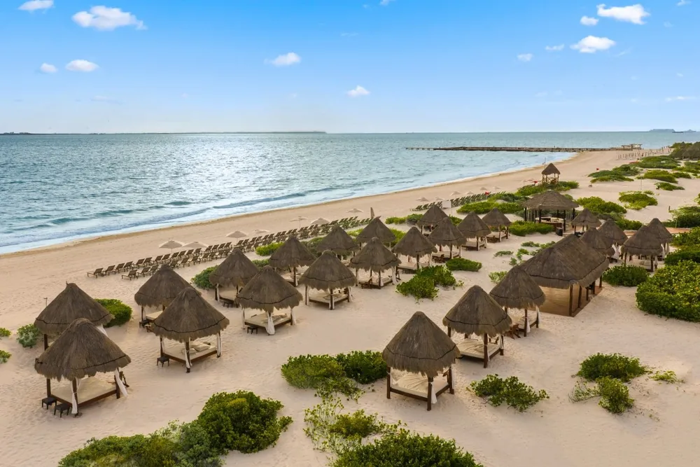 Descubre el Encanto de Playa Mujeres