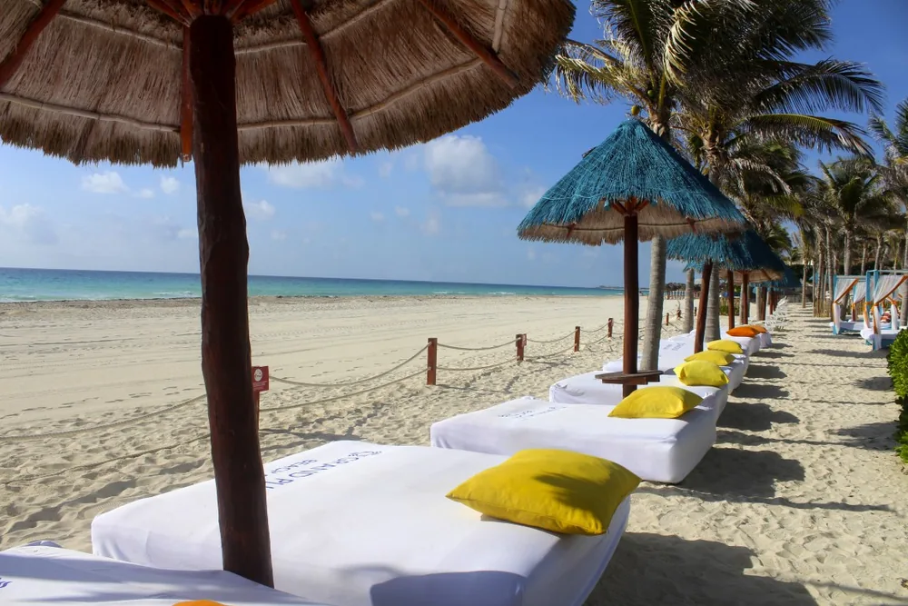Club de Playa y Camas Balinesas