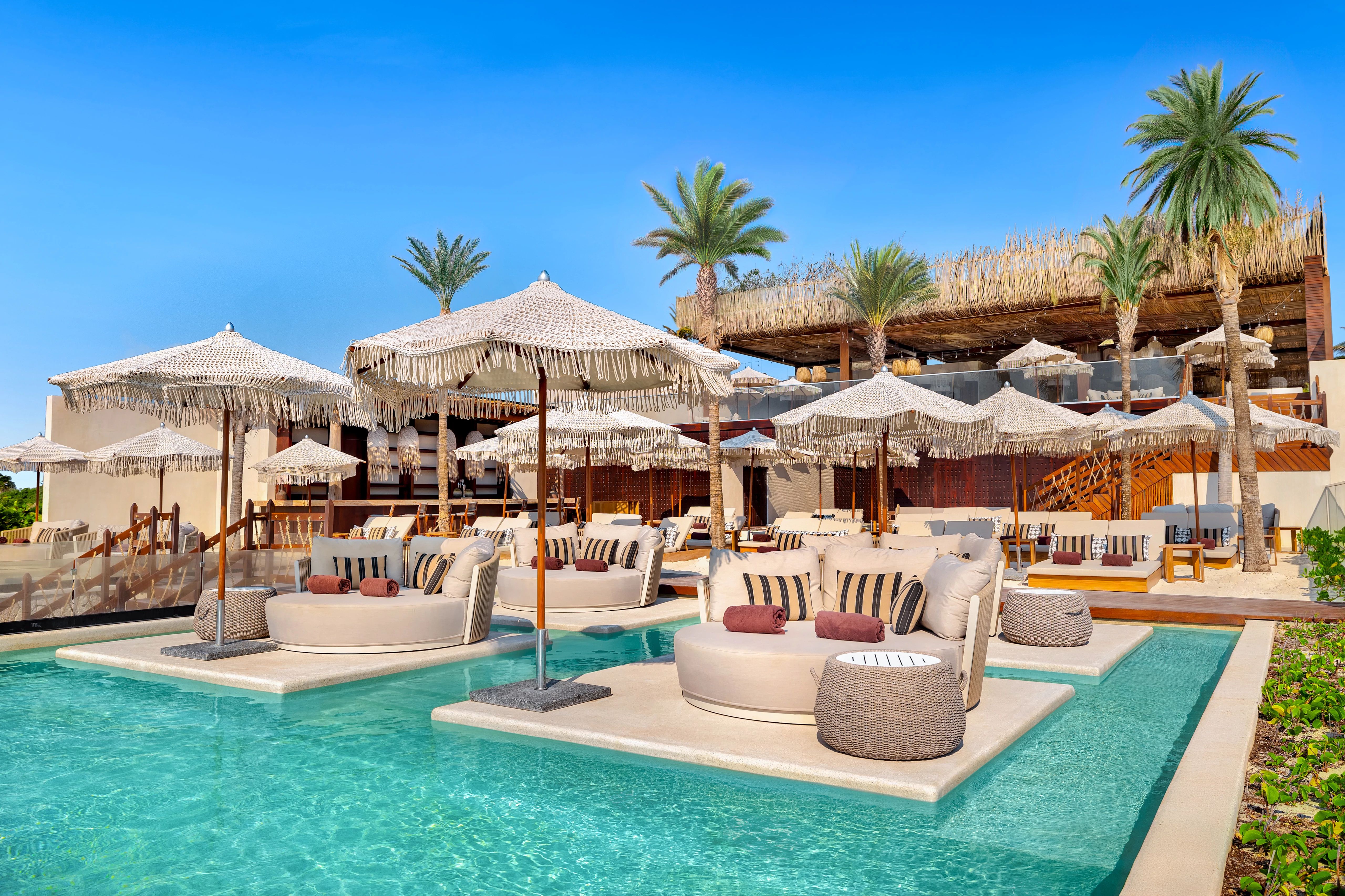 Lounge y restaurante del club de playa