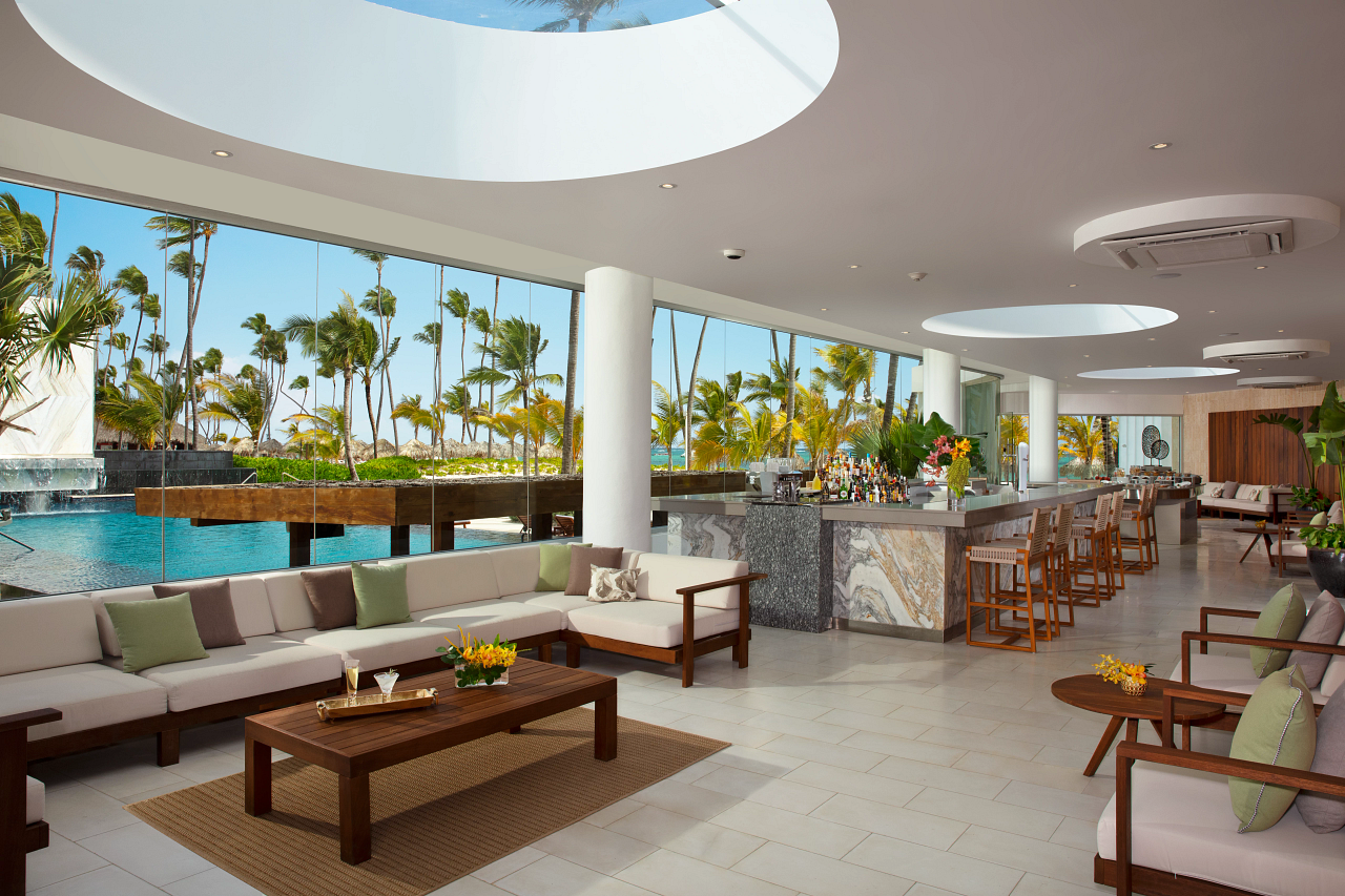 Preferred Club Lounge